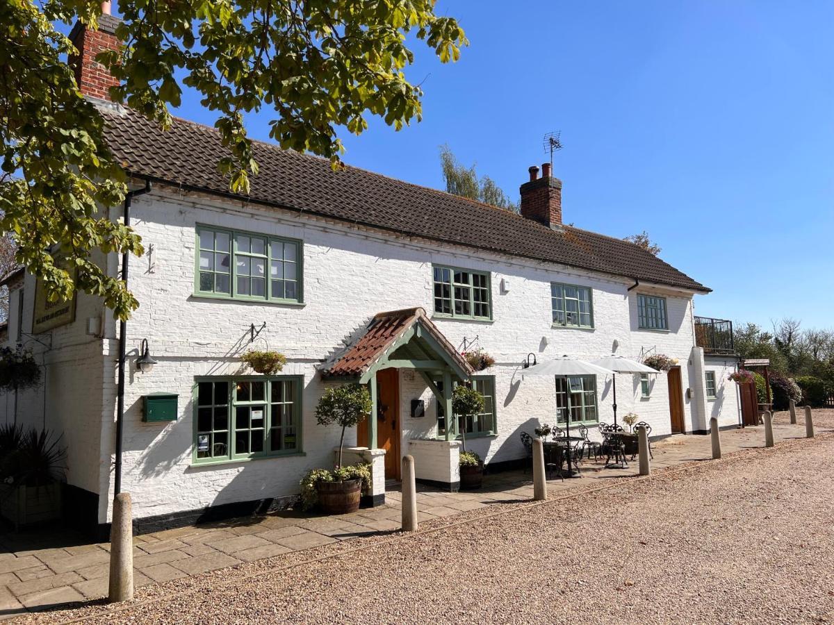 The Green Man, Eco-Friendly Cabin In The Lincolnshire Countryside With Heating And Hot Water Exterior photo