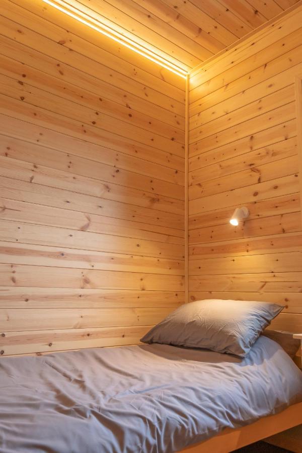 The Green Man, Eco-Friendly Cabin In The Lincolnshire Countryside With Heating And Hot Water Exterior photo